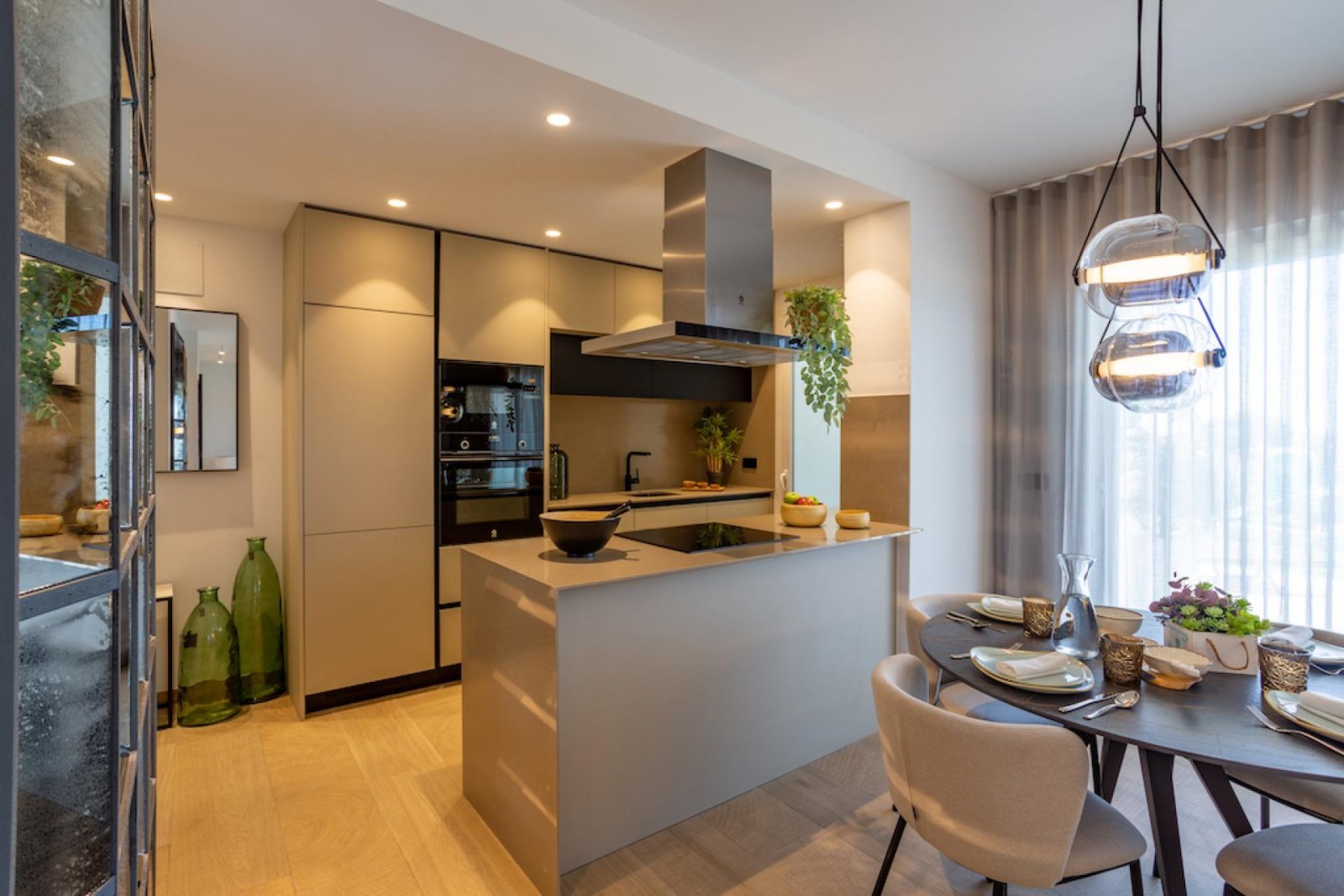 Elegantes Apartment mit Garten, 3 Schlafzimmern und privatem Komfort