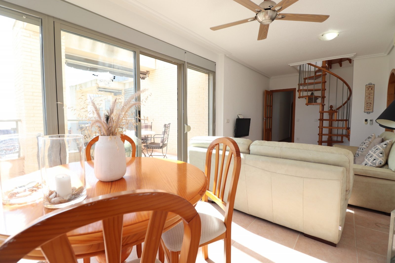 Hochgelegenes Luxus-Penthouse mit traumhafter Aussicht