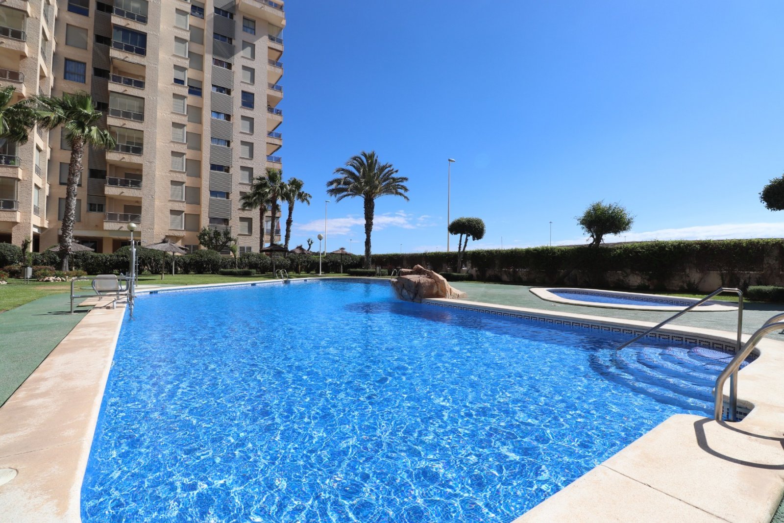 Hochgelegenes Luxus-Penthouse mit traumhafter Aussicht