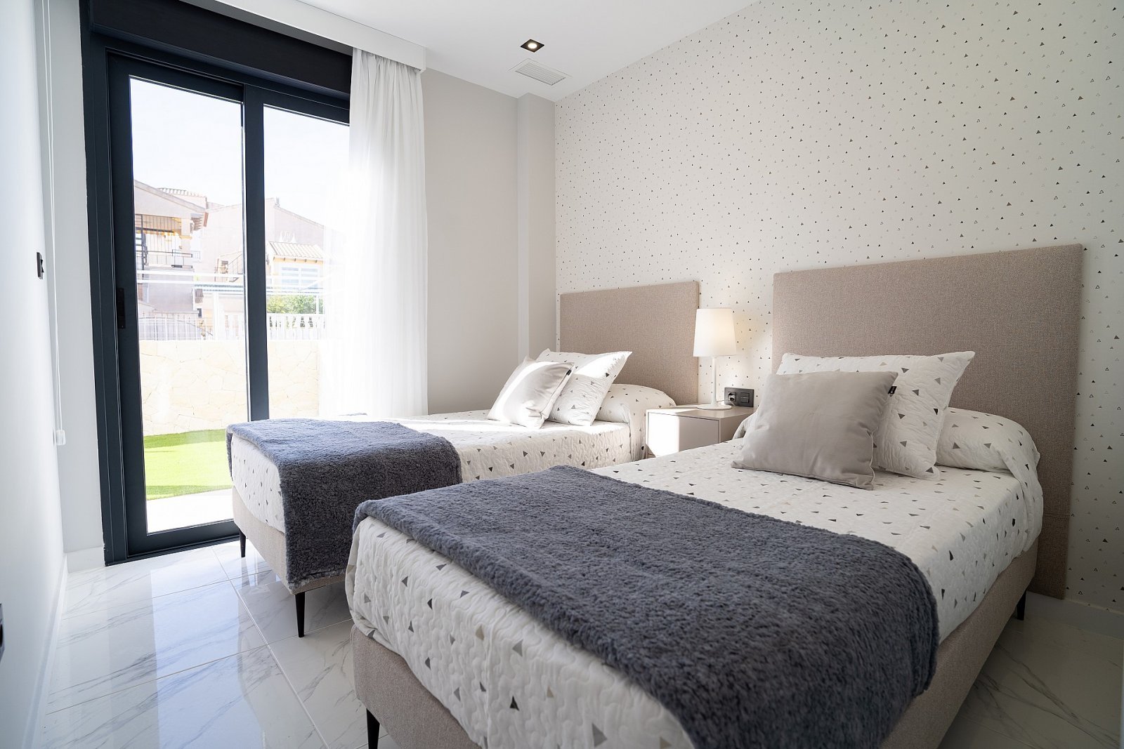 Traumwohnung mit Garten, Jacuzzi und Tiefgarage