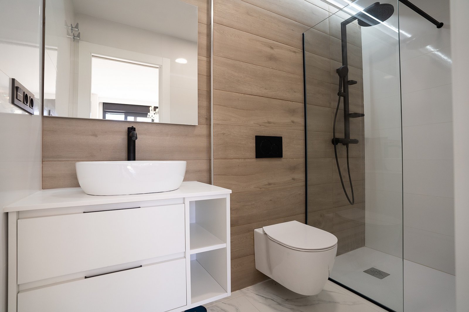 Traumwohnung mit Garten, Jacuzzi und Tiefgarage