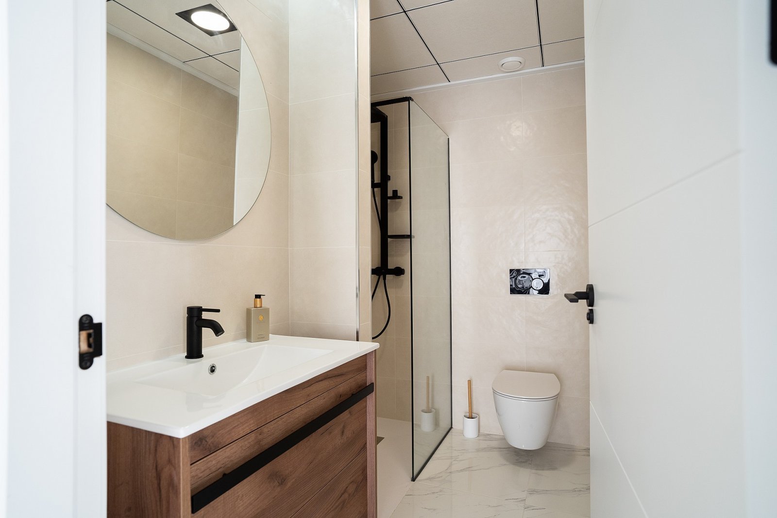 Traumwohnung mit Garten, Jacuzzi und Tiefgarage