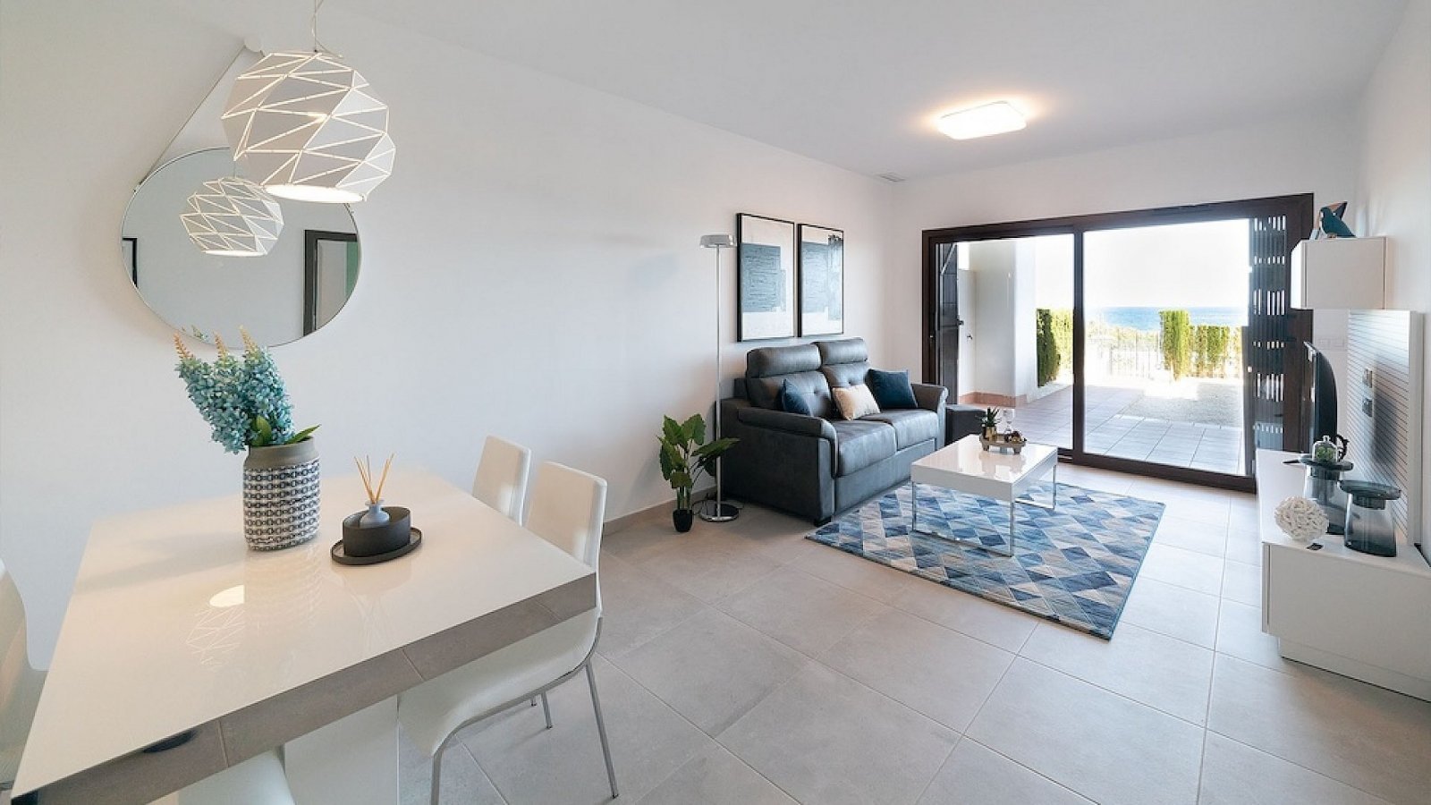 Exklusive Gartenwohnung direkt am Meer
