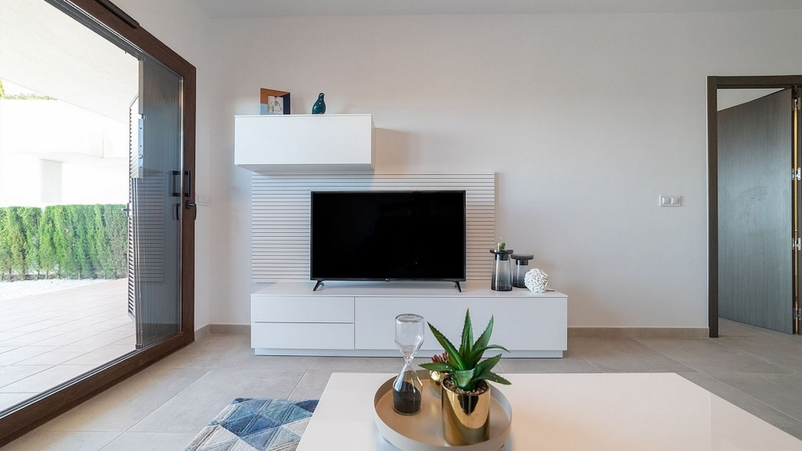 Exklusive Gartenwohnung direkt am Meer