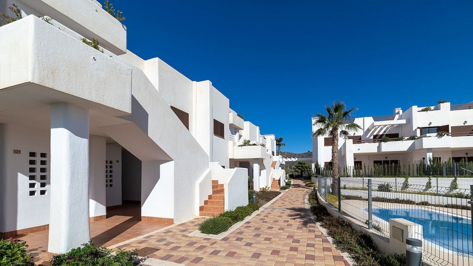 Exklusive Gartenwohnung direkt am Meer