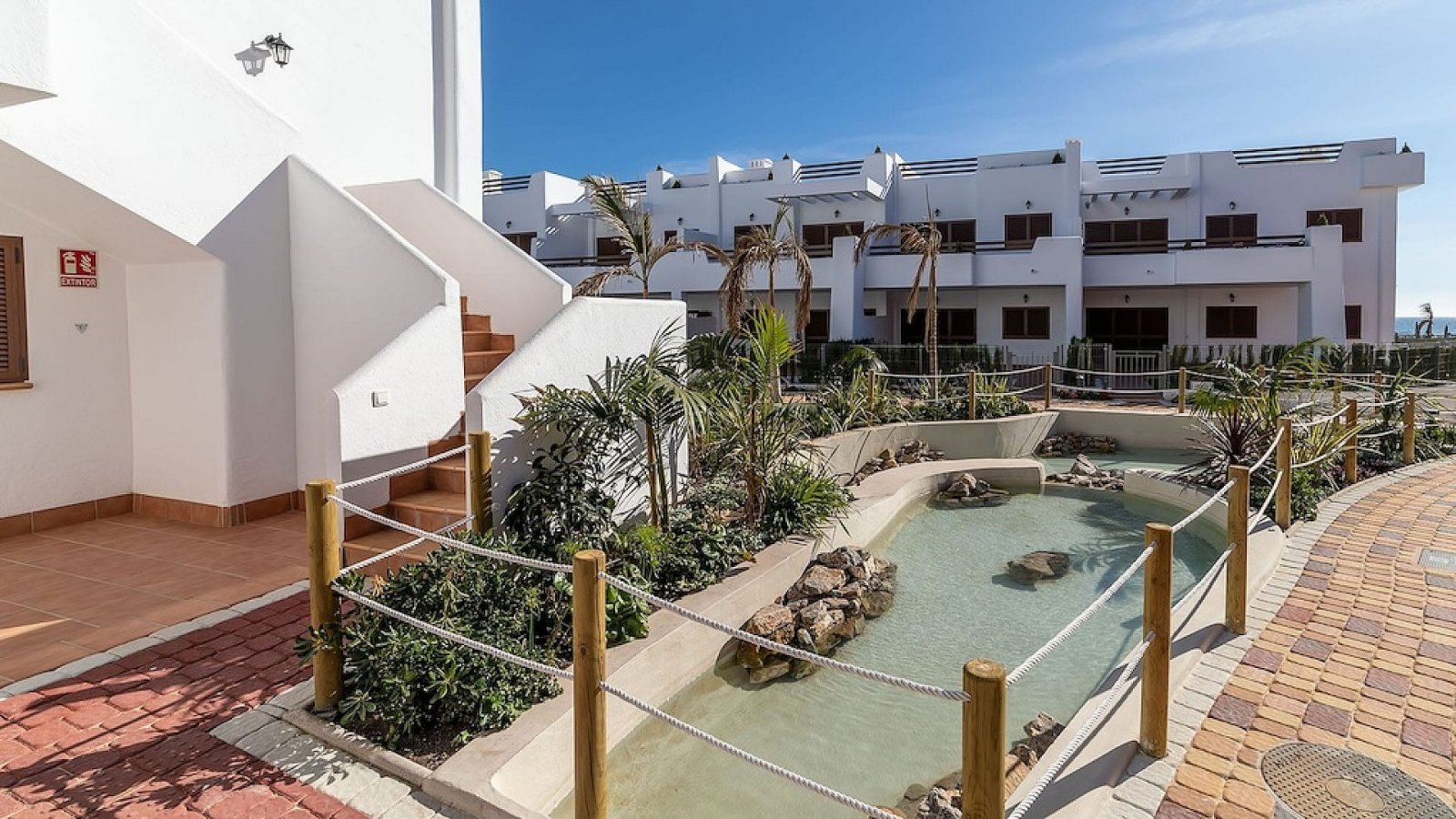 Exklusive Gartenwohnung direkt am Meer