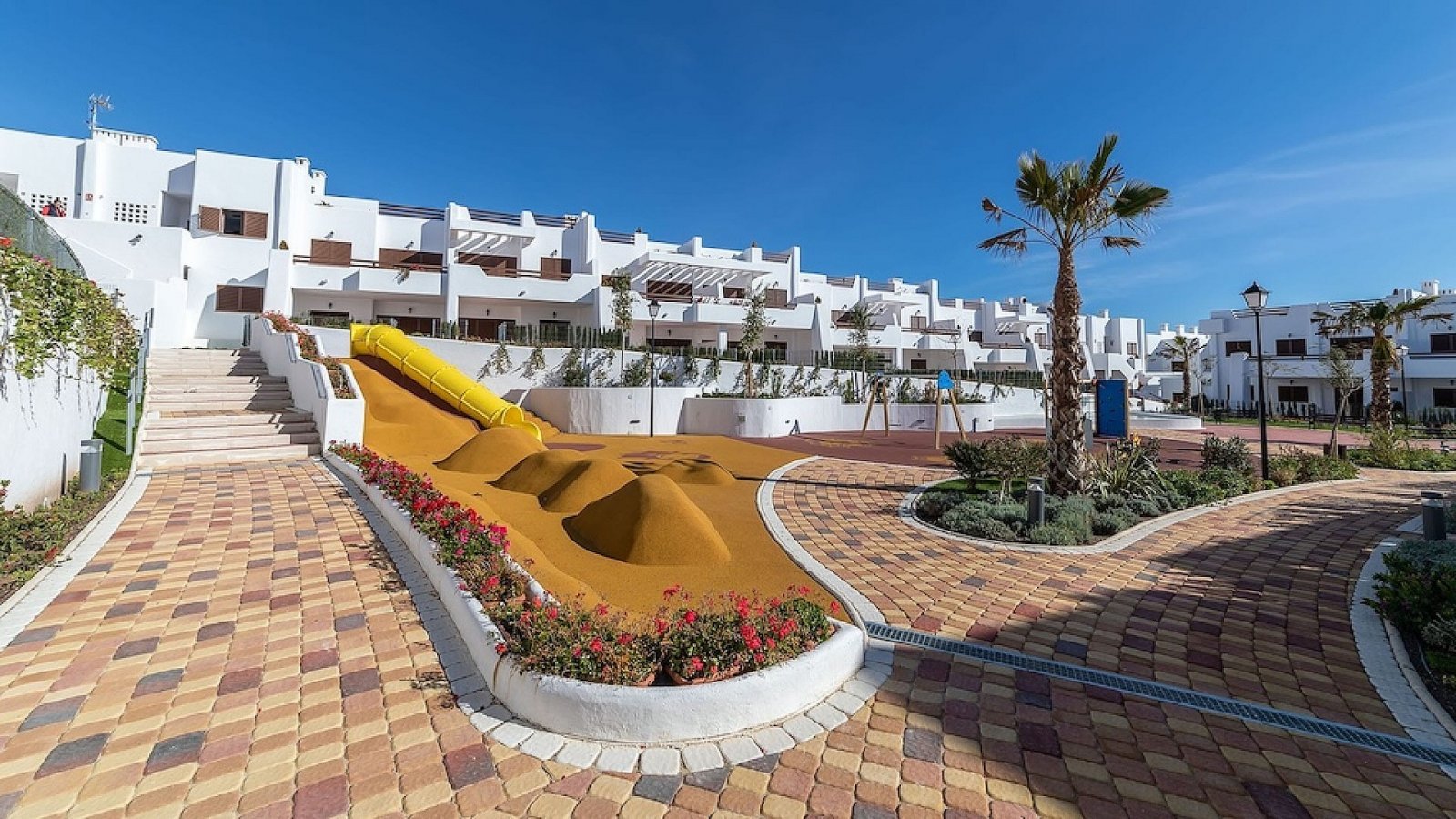 Exklusive Gartenwohnung direkt am Meer