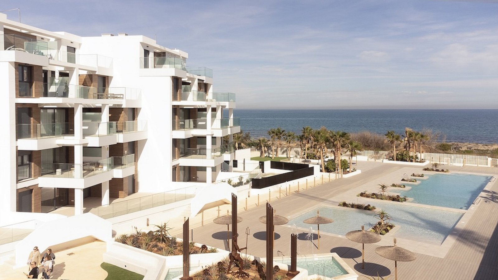 Moderne Meerblick-Apartments mit Garten und Pool