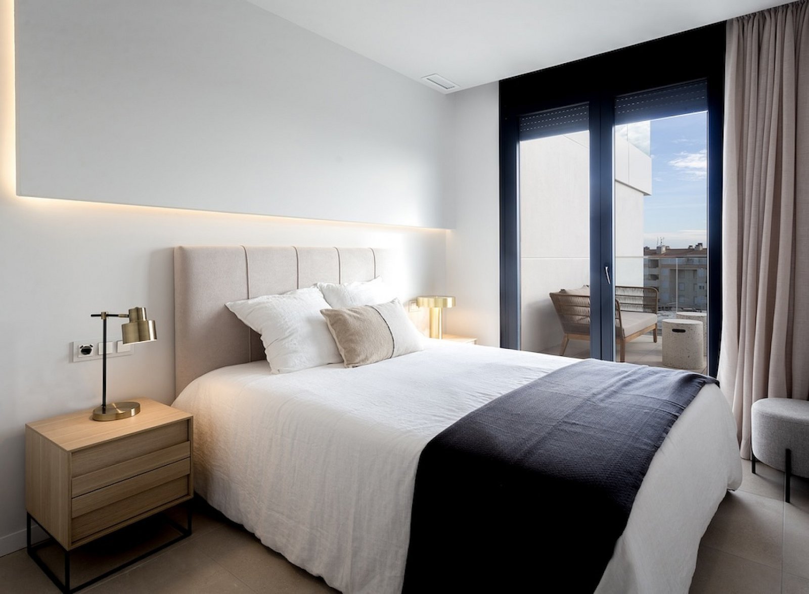 Moderne Meerblick-Apartments mit Garten und Pool