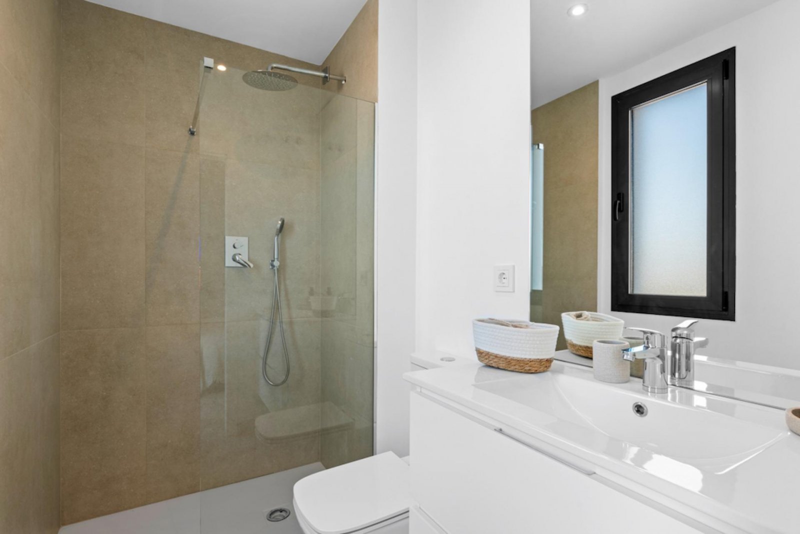 Exklusive Apartments mit Pool und Meerblick