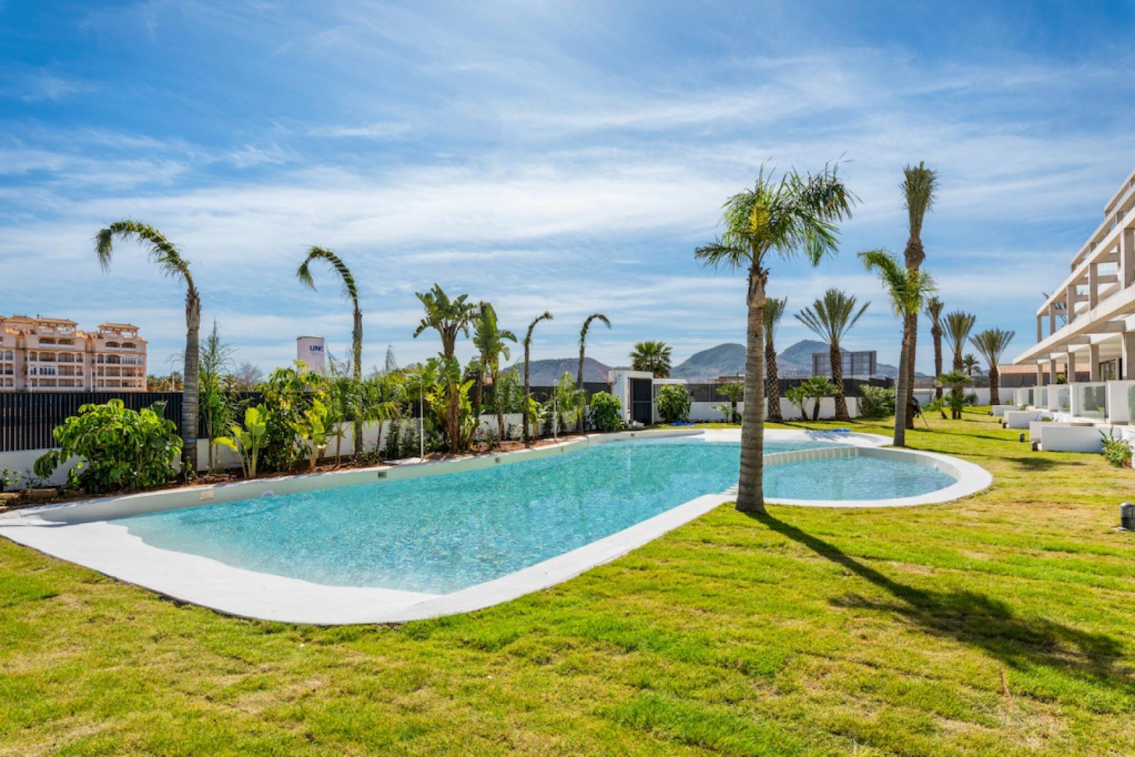 Exklusive Apartments mit Pool und Meerblick