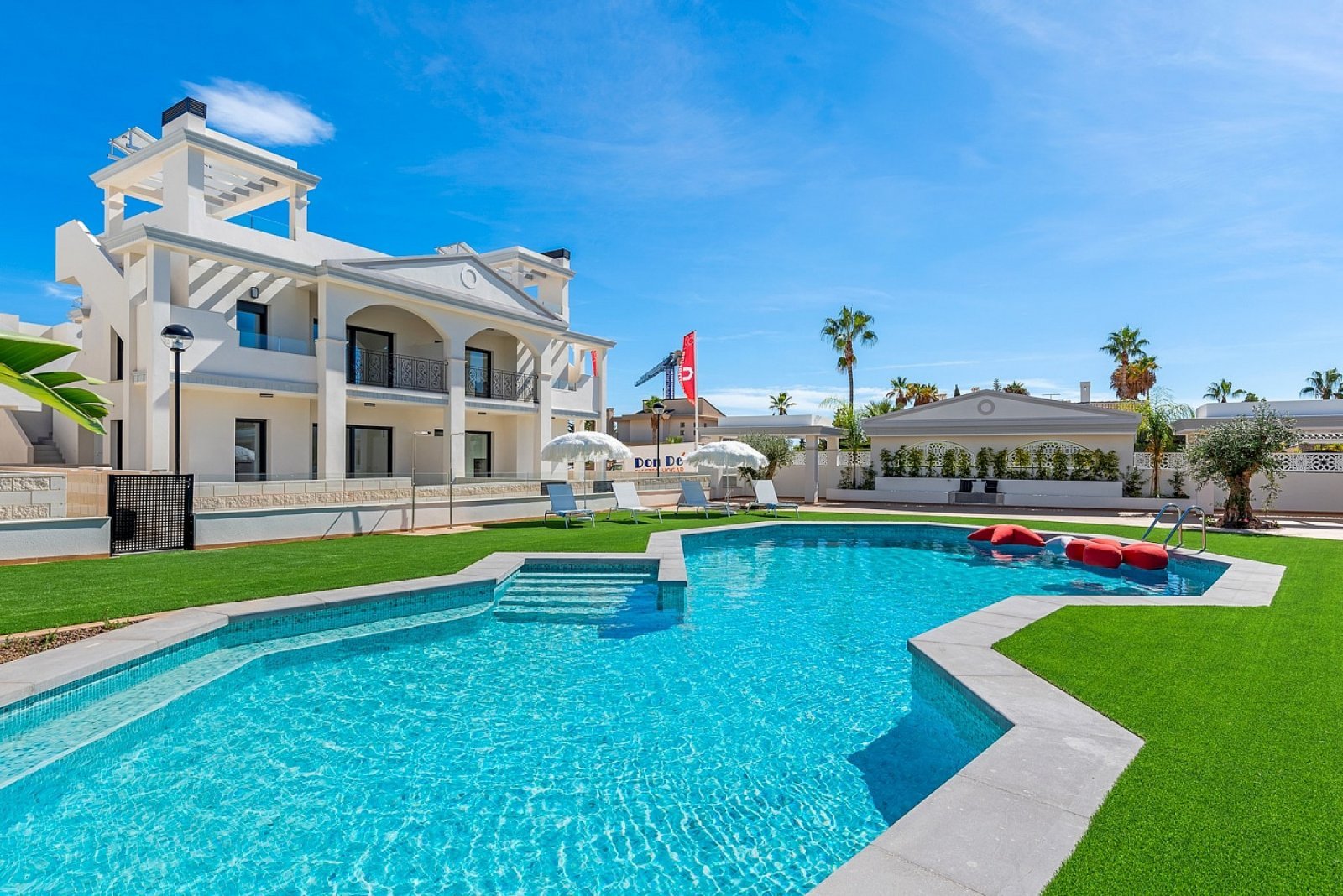 Modernes Apartment mit Garten &amp; Pool