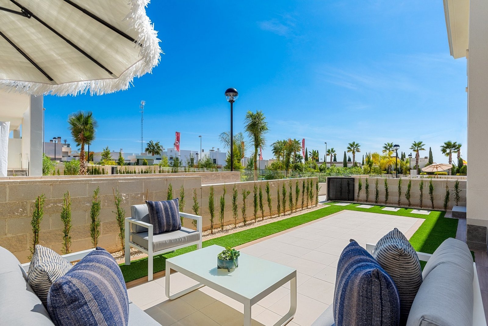 Modernes Apartment mit Garten &amp; Pool