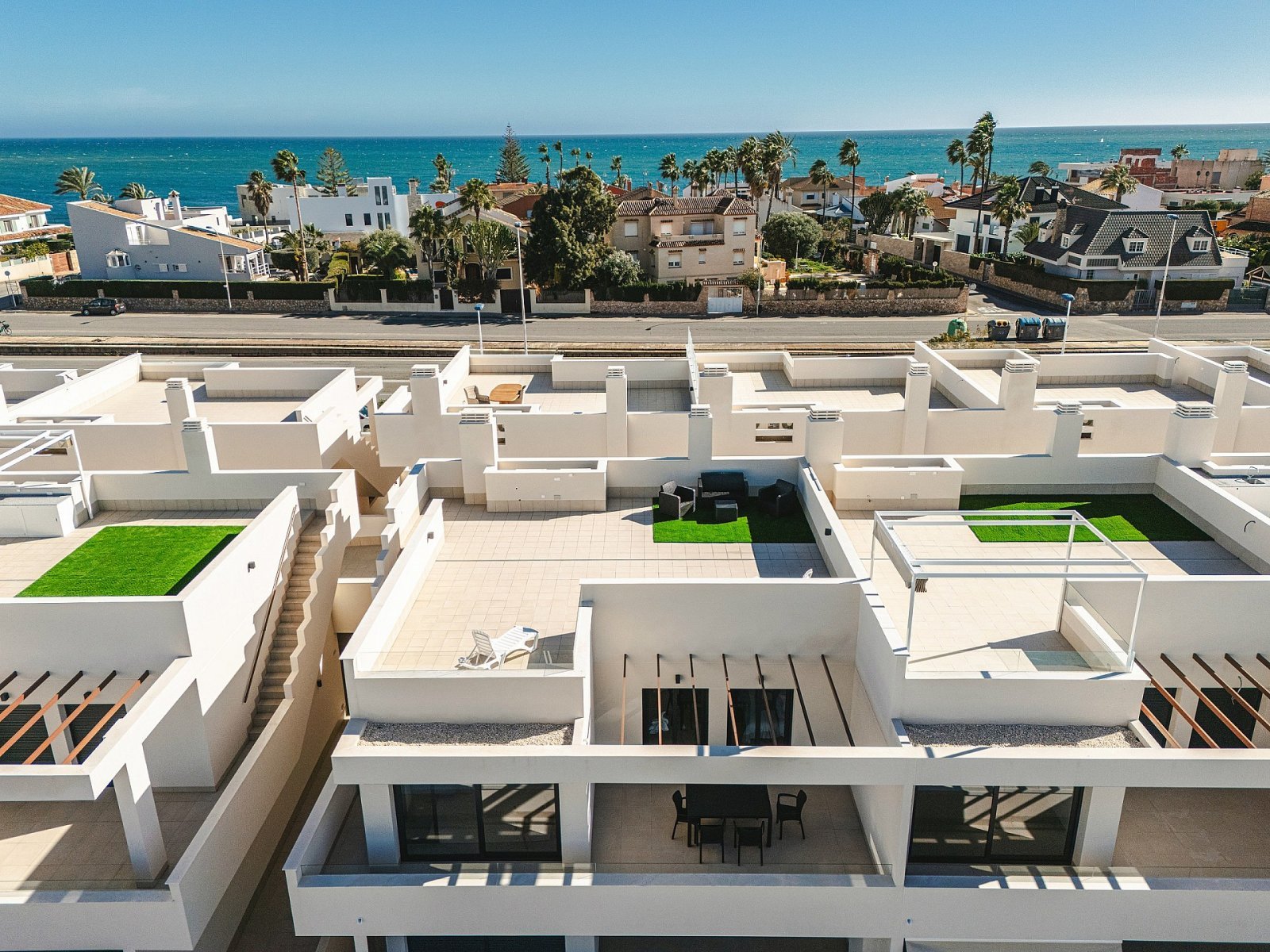 Moderne Apartments mit Solarium und Gemeinschaftspool