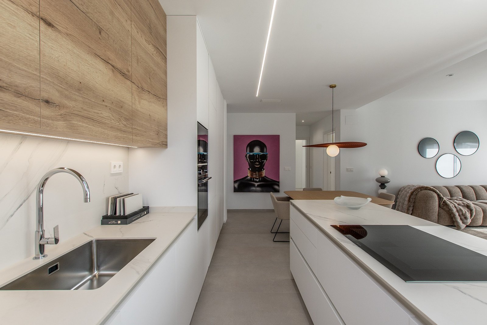 Stilvolles Wohnen mit Pool, Fitness & Meerblick