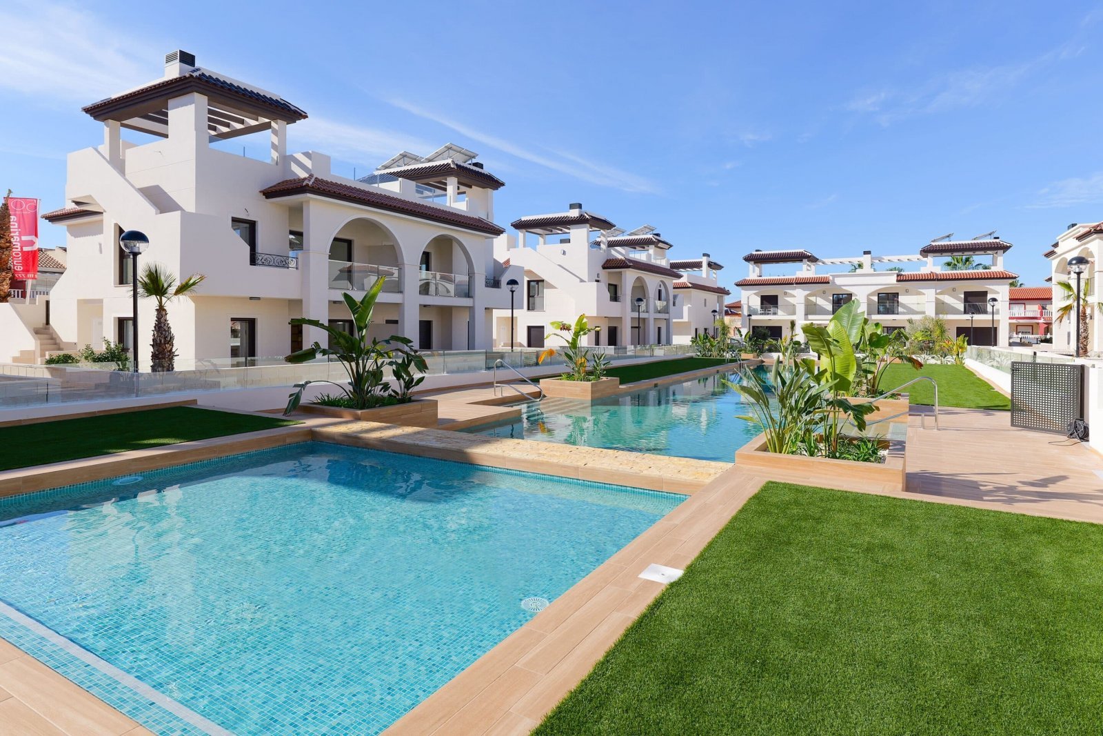 Schönes Penthouse mit großem Pool