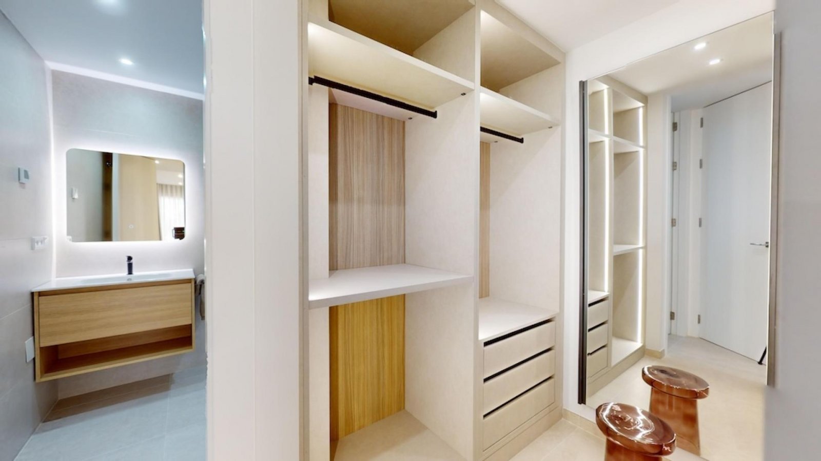 Exklusives Apartment mit Terrasse, Pool und Tiefgaragenstellplatz