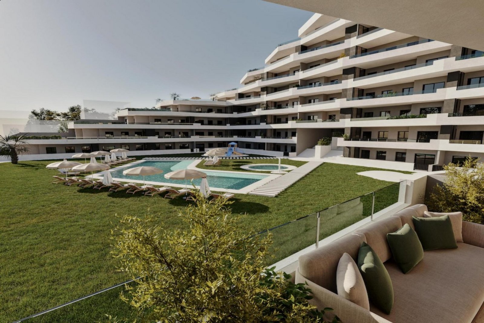 Komfortables Apartment mit Terrasse, Pool und Parkplatz