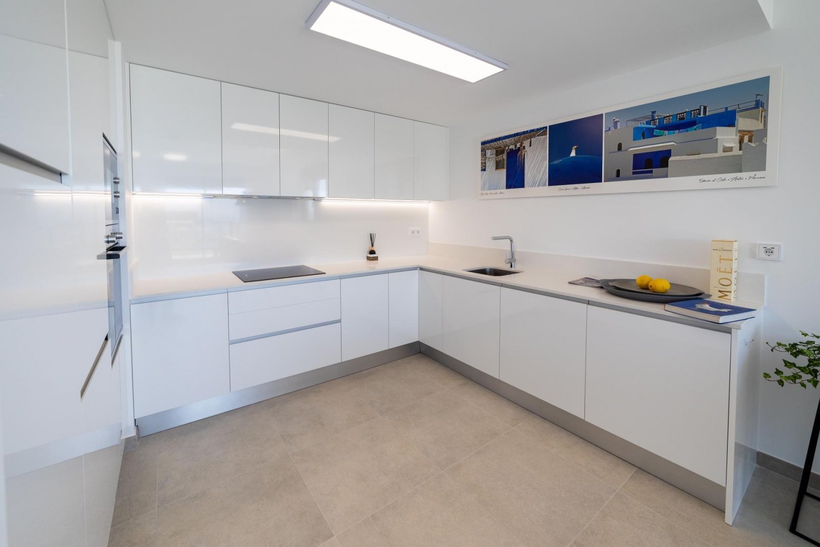 Traumwohnung mit Meerblick, Terrasse &amp; Pool