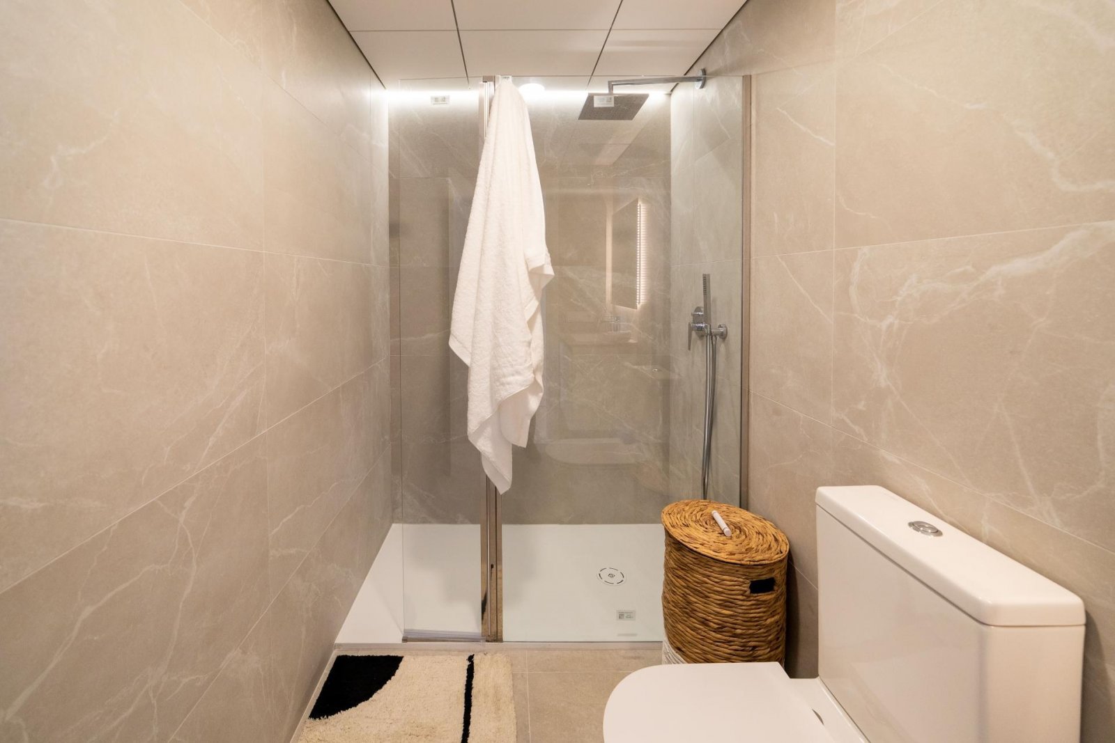 Traumwohnung mit Meerblick, Terrasse &amp; Pool