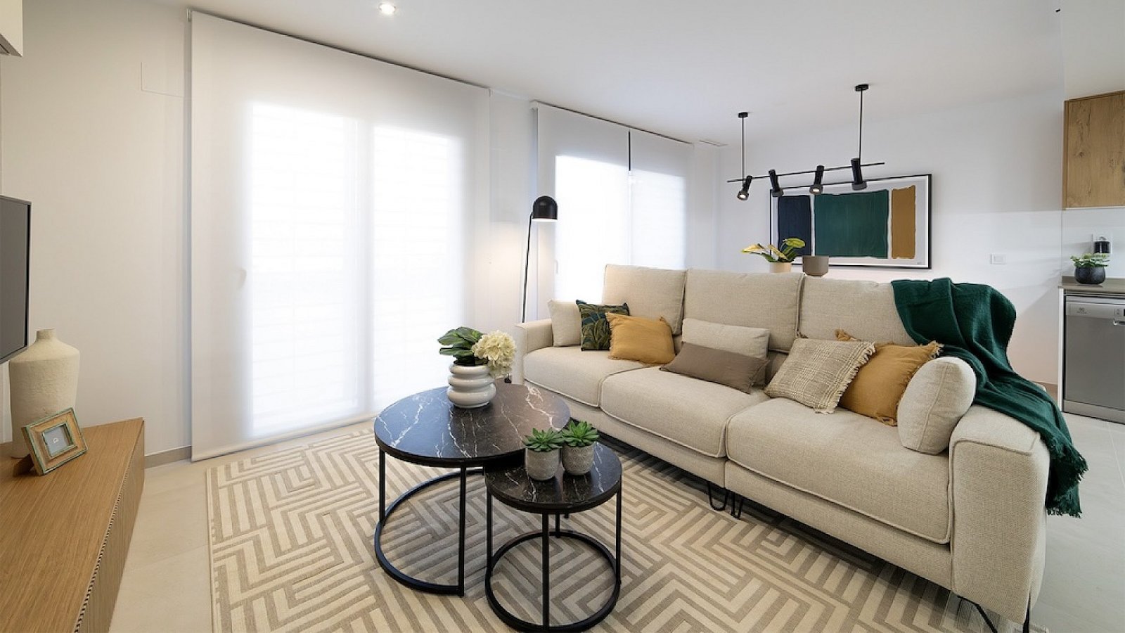 Exklusives Garten-Apartment mit Infinity-Pool und Meerblick