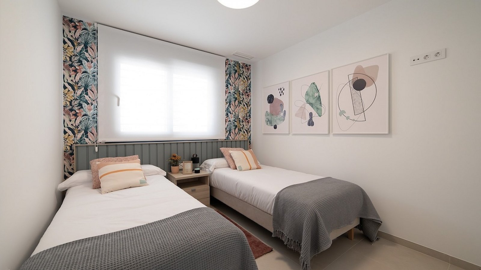 Exklusives Garten-Apartment mit Infinity-Pool und Meerblick