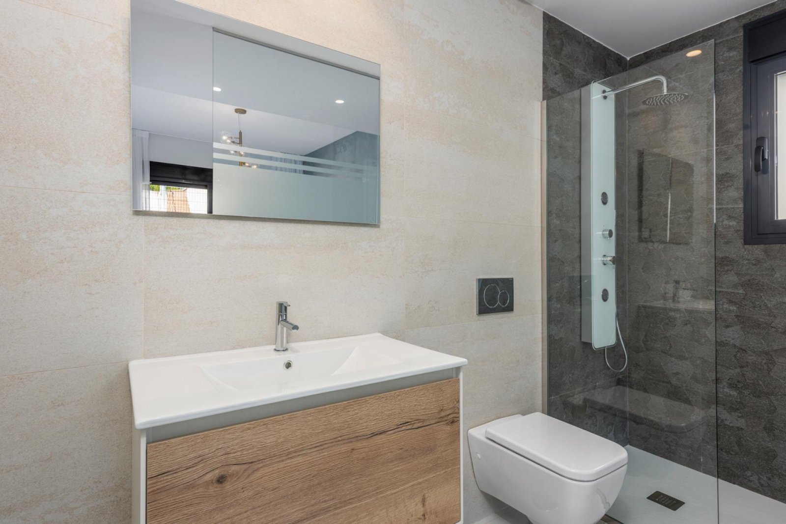 Elegantes Solarium-Apartment mit 3 Schlafzimmern