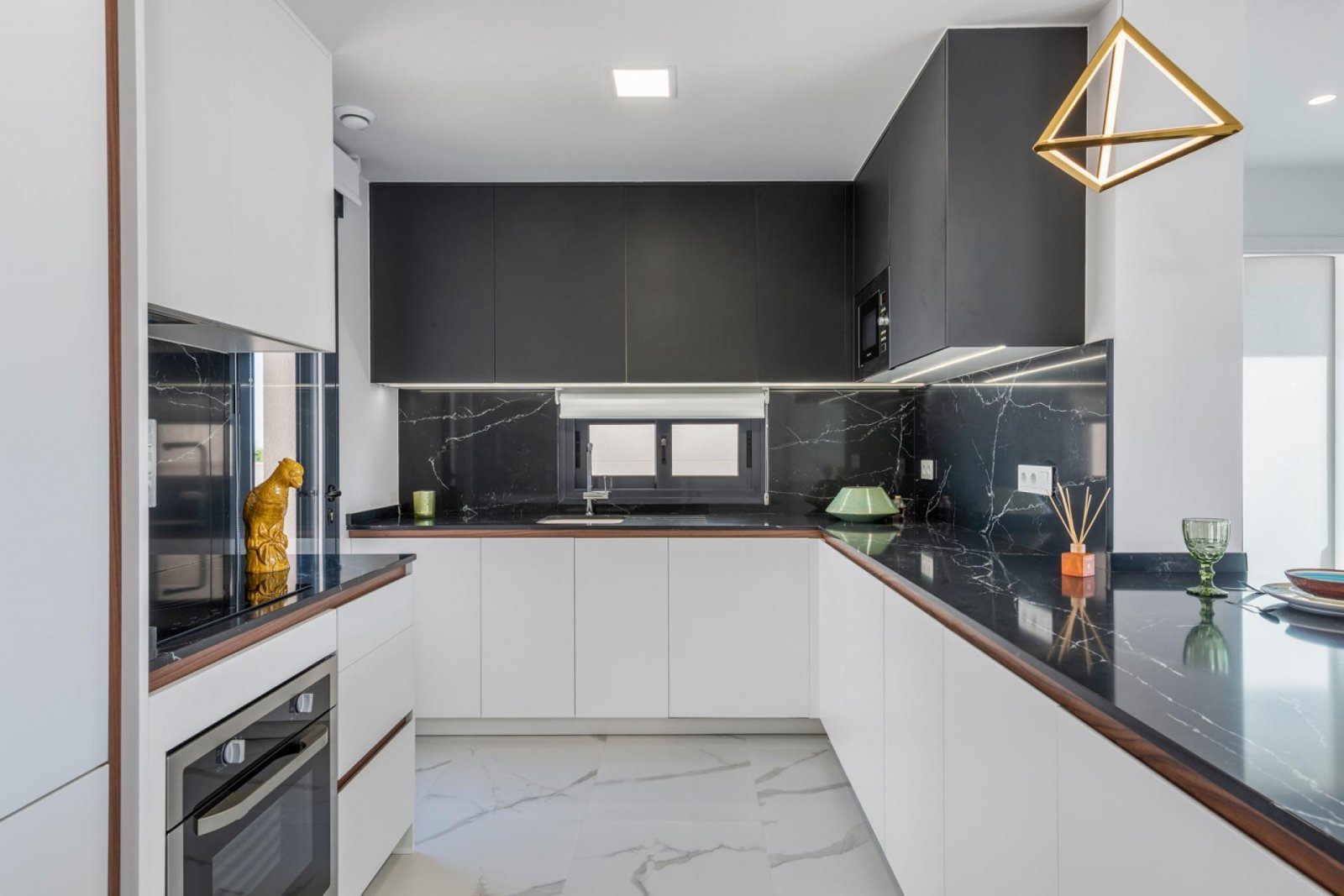 Elegantes Solarium-Apartment mit 3 Schlafzimmern