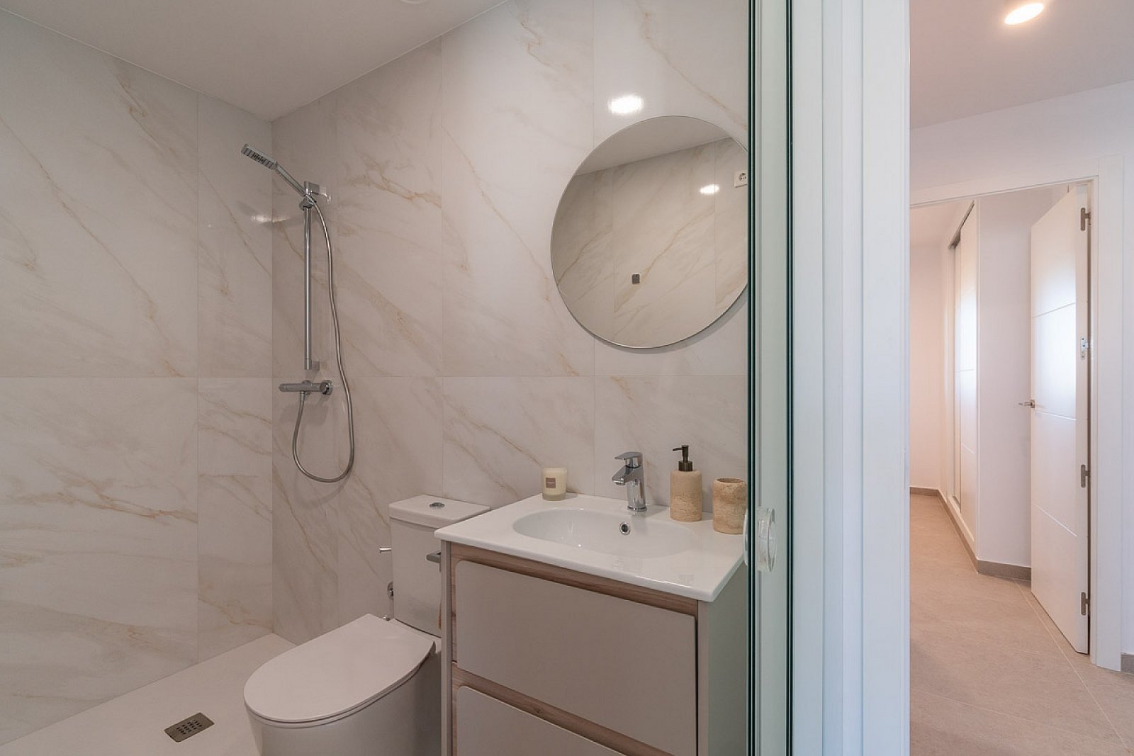 Wohnen mit Komfort: Garten, Pool &amp; 3 Schlafzimmer