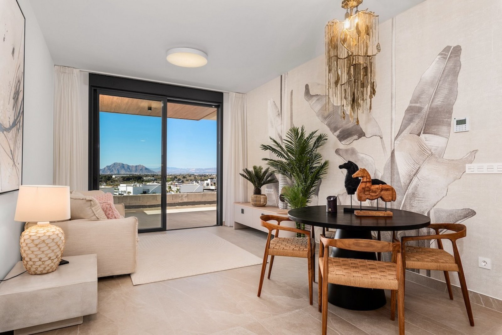 Helles Dachterrassenapartment mit Gemeinschaftspool