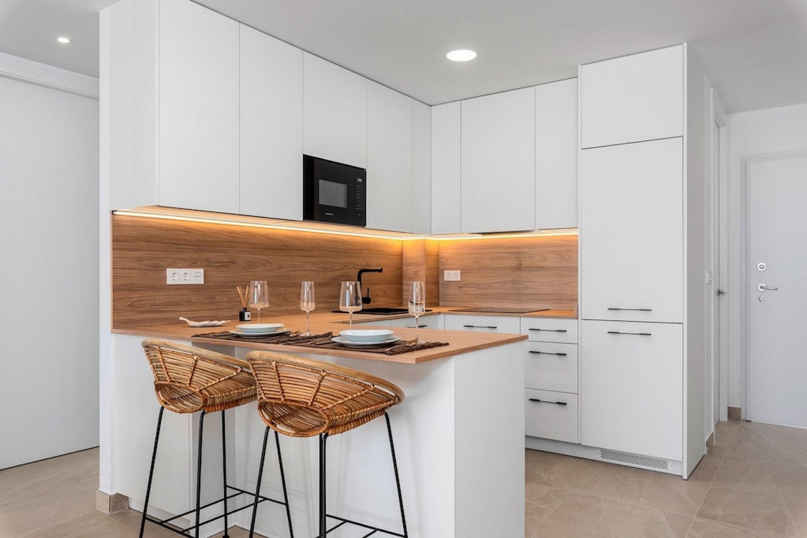 Helles Dachterrassenapartment mit Gemeinschaftspool