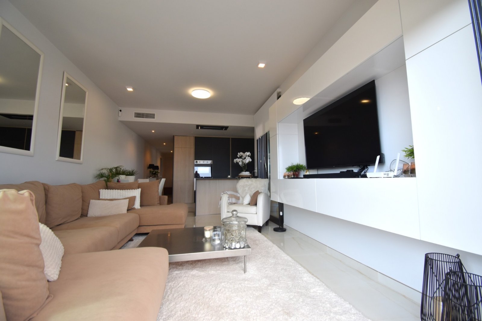 Modernes Apartment mit großer Terrasse, Pool & Meerblick