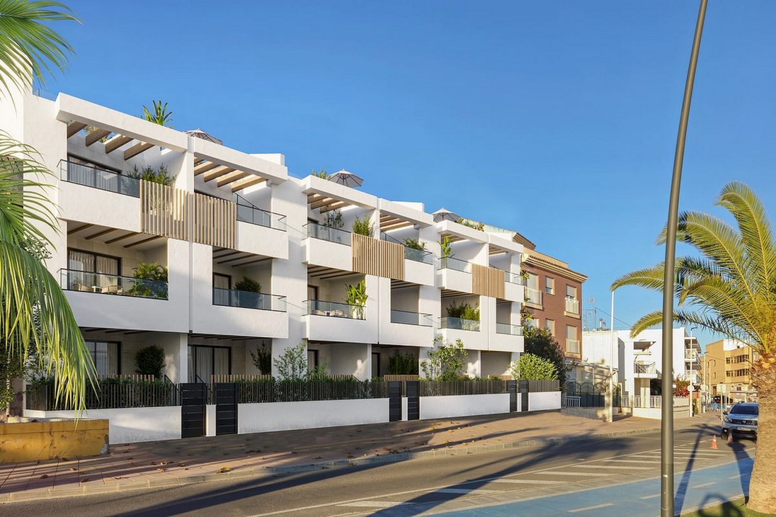 Mediterrane Wohnung mit Garten und Pool