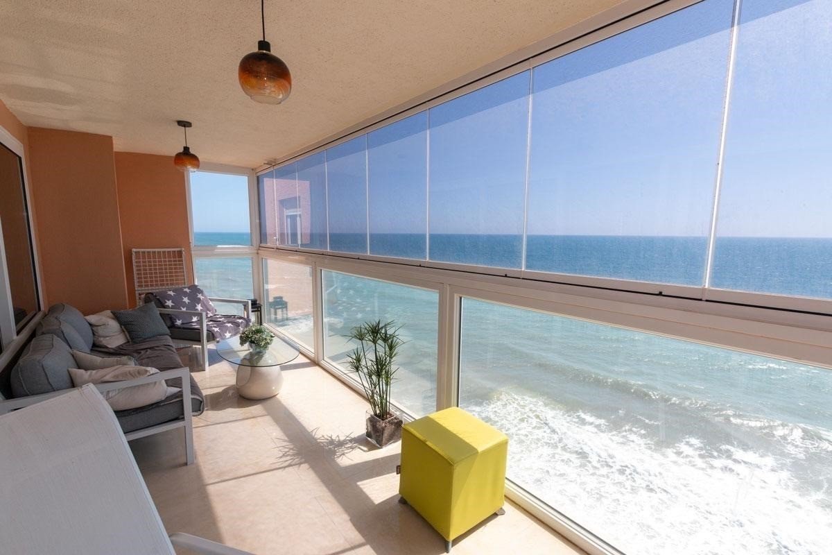 Traumhafte Wohnung direkt am Meer mit Panoramablick