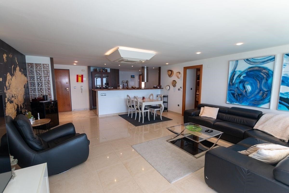 Traumhafte Wohnung direkt am Meer mit Panoramablick