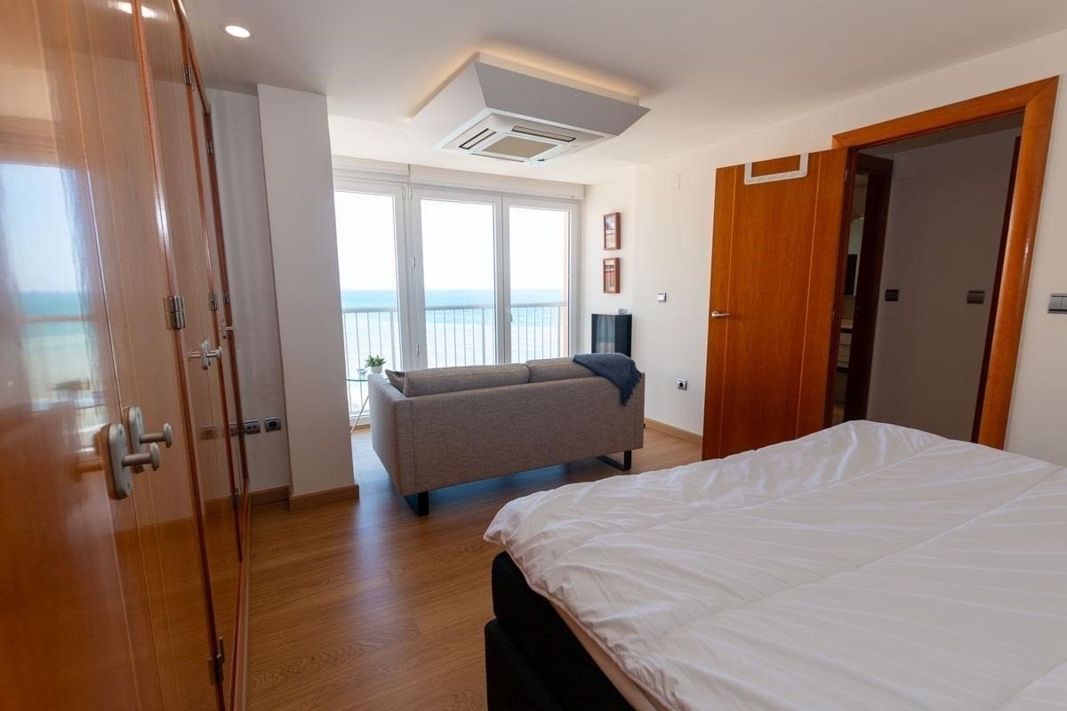 Traumhafte Wohnung direkt am Meer mit Panoramablick