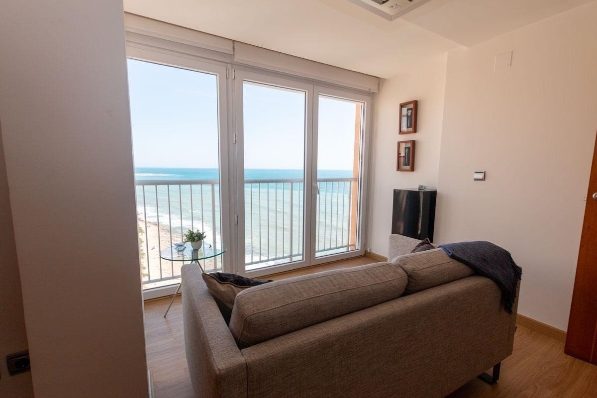 Traumhafte Wohnung direkt am Meer mit Panoramablick