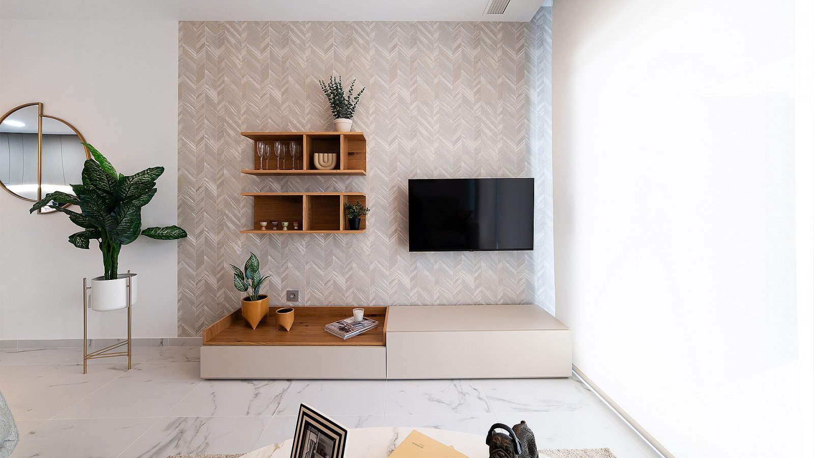 Modernes Apartment mit Dachterrasse, Pool und Parkplatz