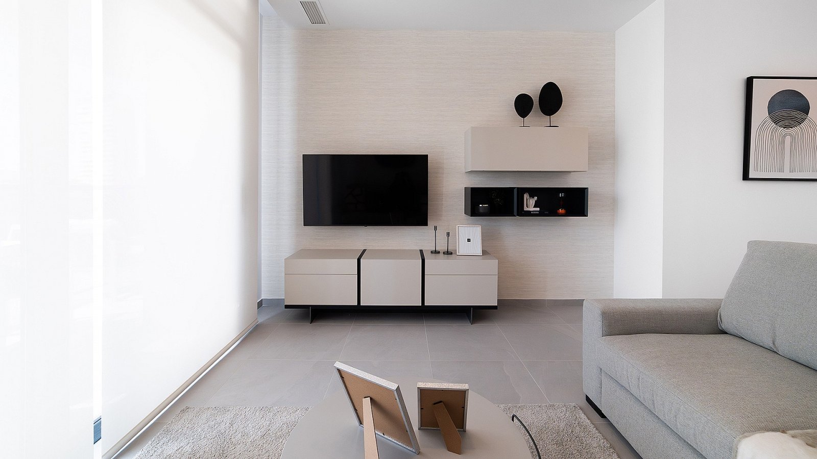 Modernes Apartment mit Dachterrasse, Pool und Parkplatz