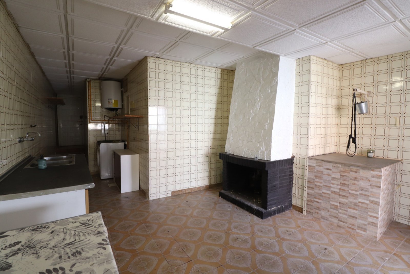 Zentral gelegenes Bungalow mit großem Renovierungspotenzial