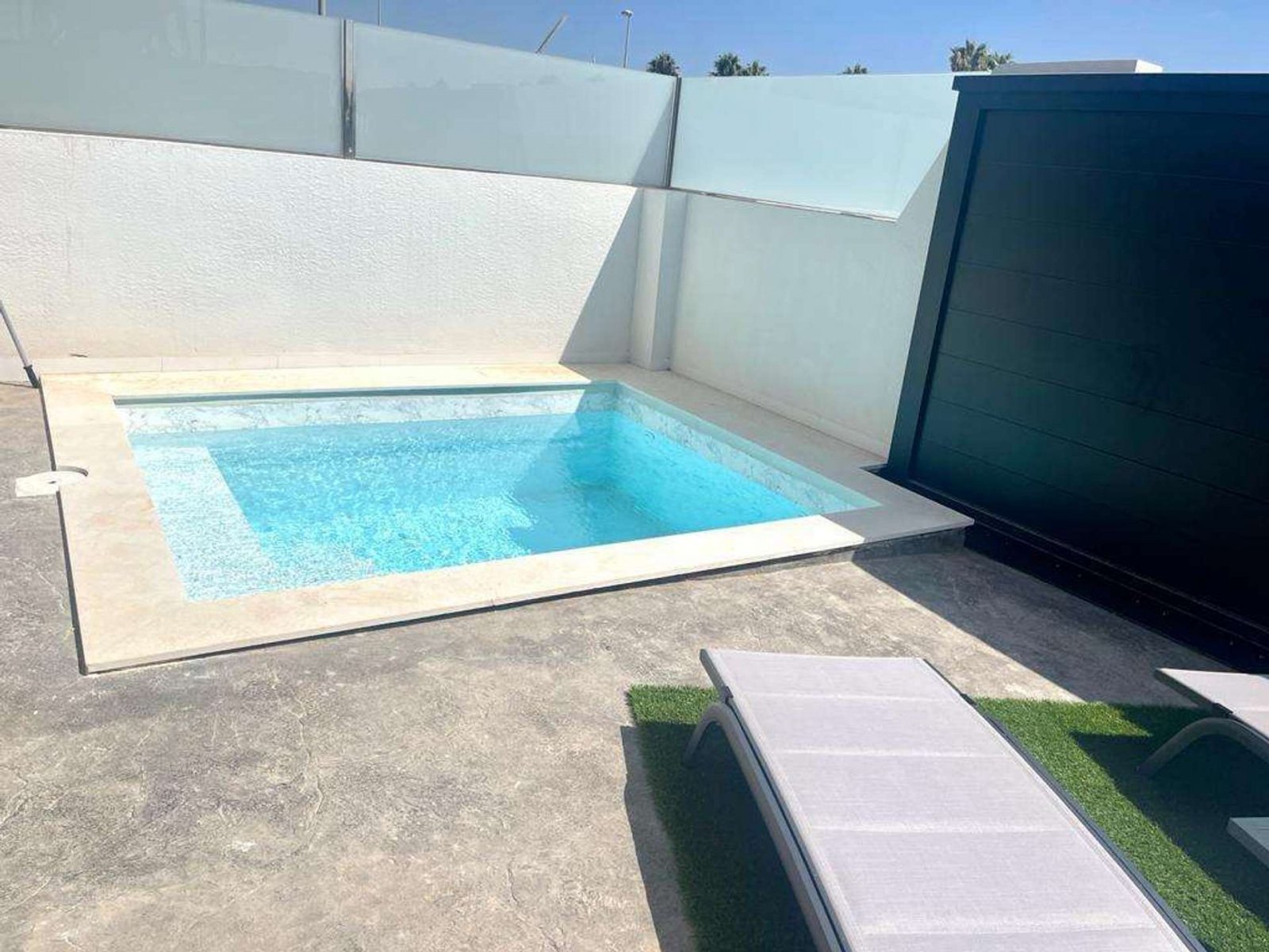 Schönes Haus mit privatem Pool und Solarium