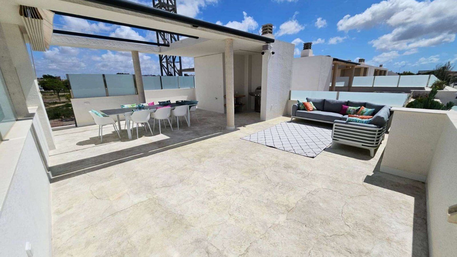 Schönes Haus mit privatem Pool und Solarium