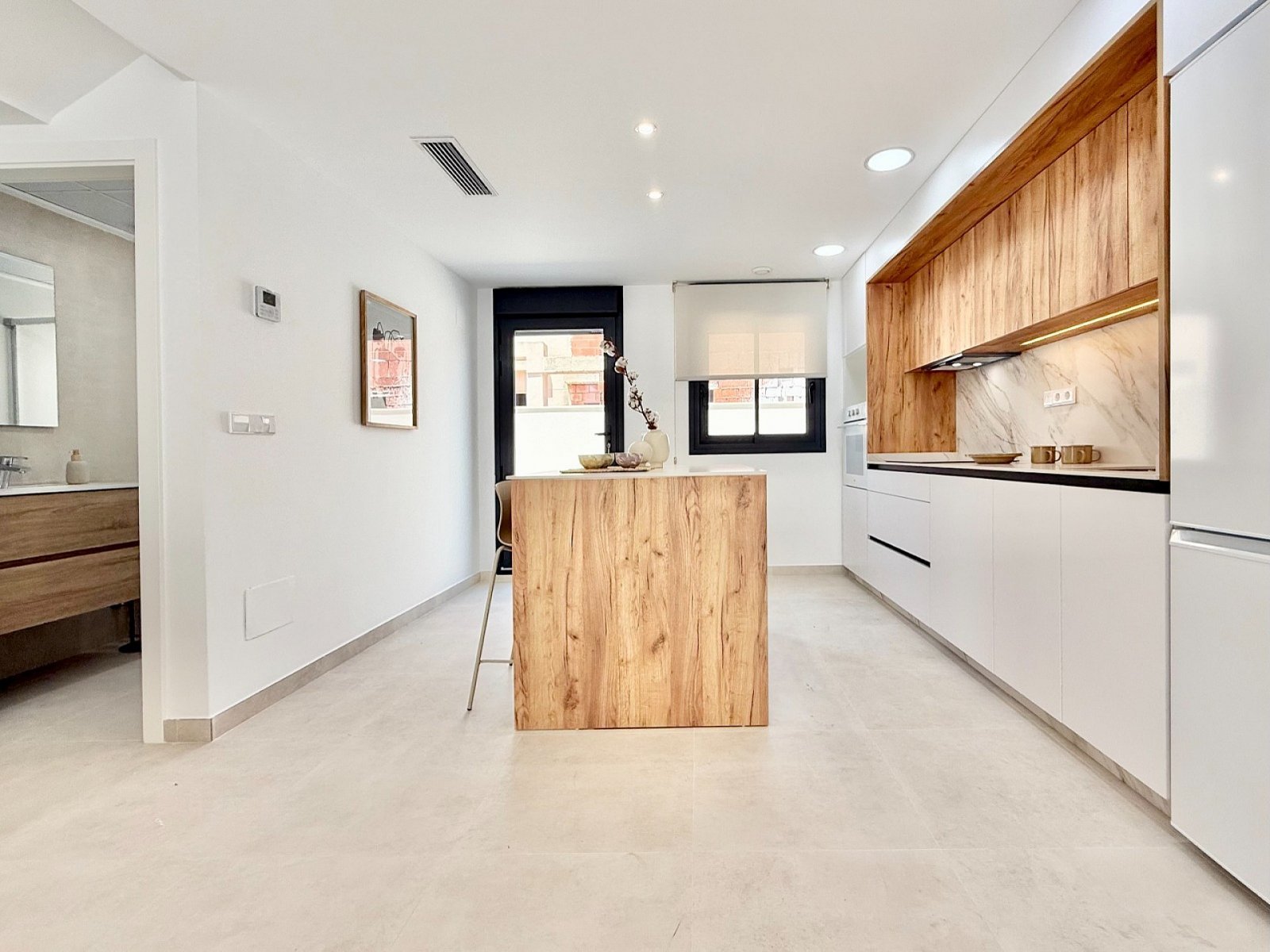 Attraktive Reihenvilla mit Pool und Parkplatz auf eigenem Grundstück