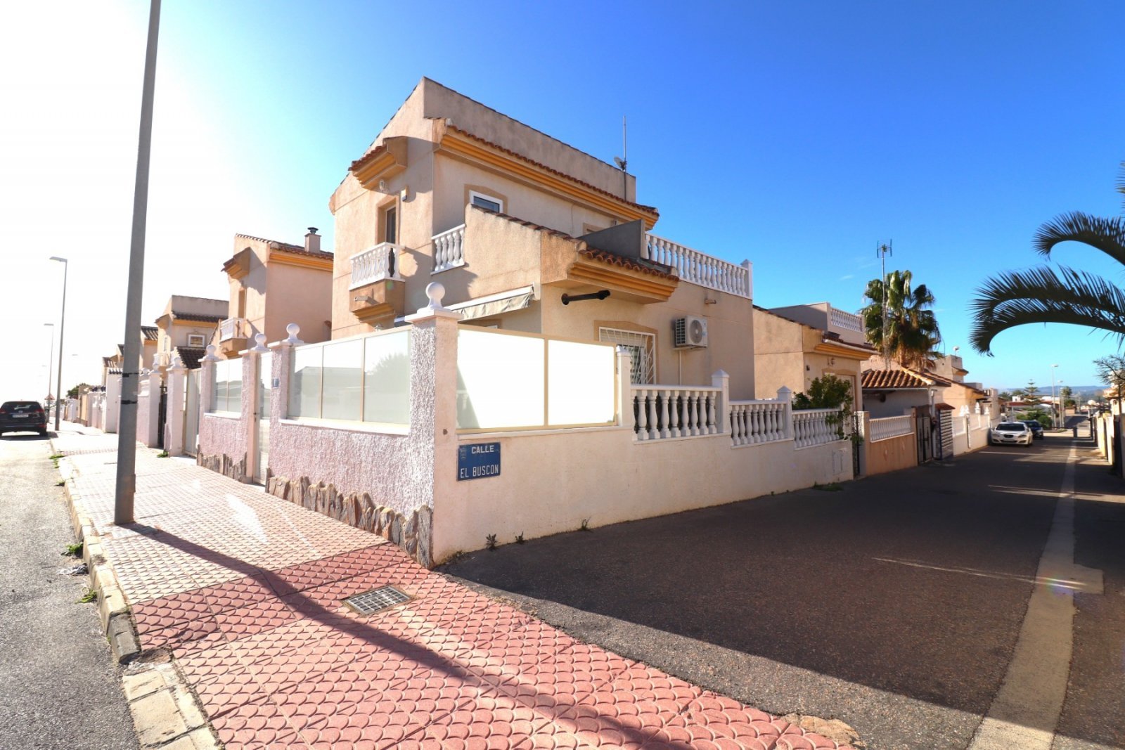 Charmante freistehende Villa mit 3 Schlafzimmern in bester Lage von Ciudad Quesada