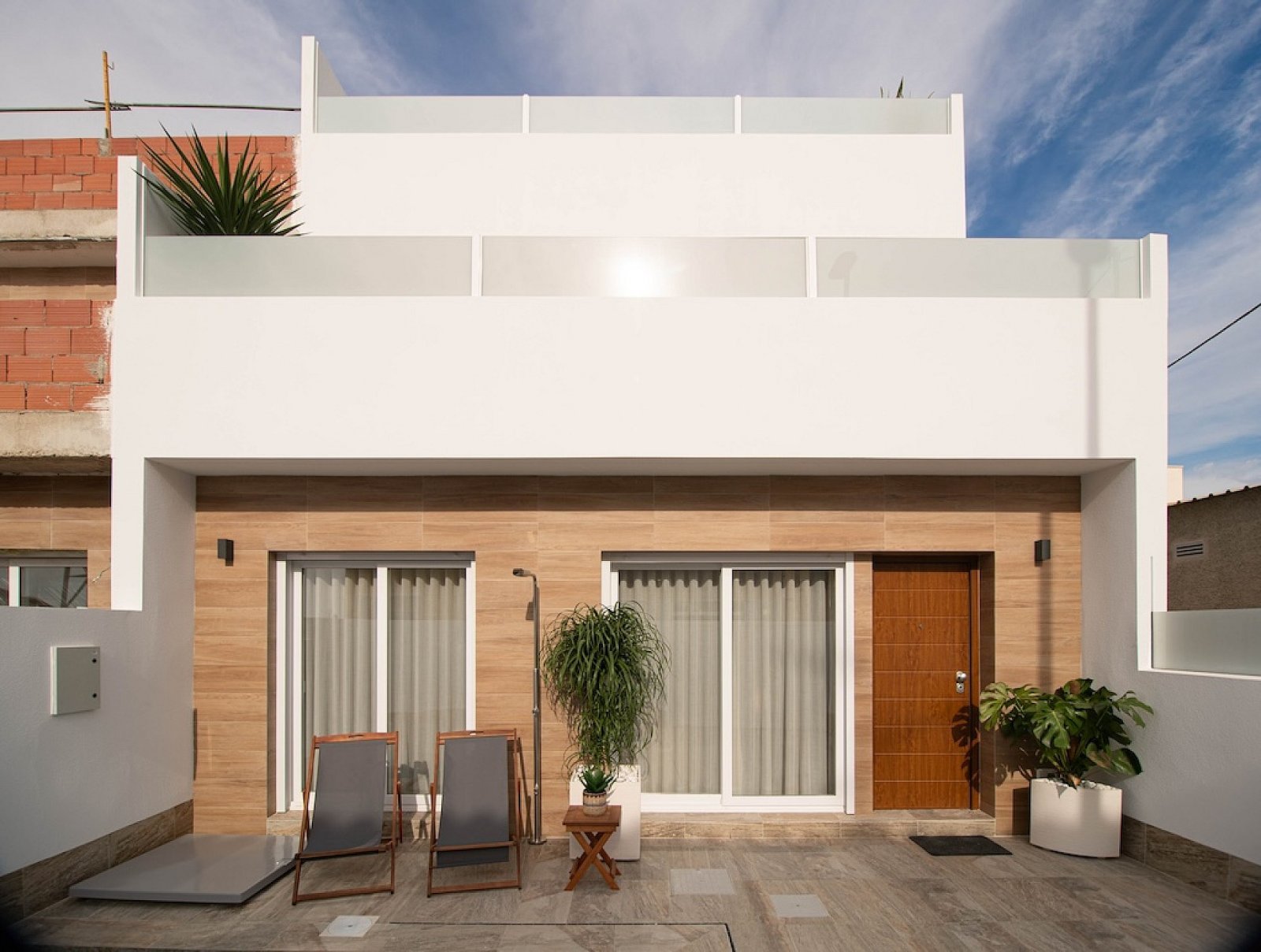 Avileses: Moderne Villa mit Sonnenterrassen & eigenem Pool 