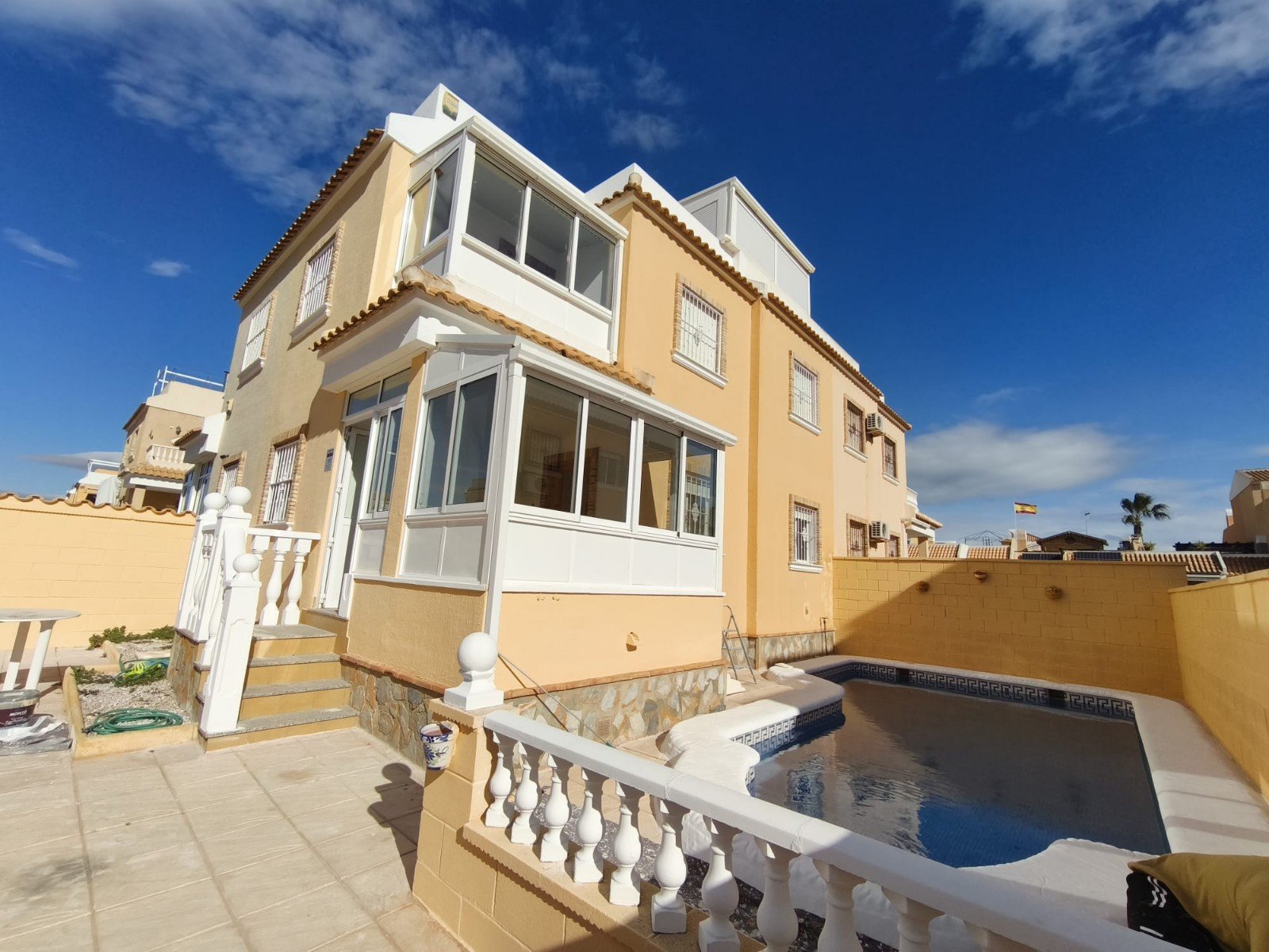 Ciudad Quesada: Helles Wohnen mit Pool und Panoramablick 