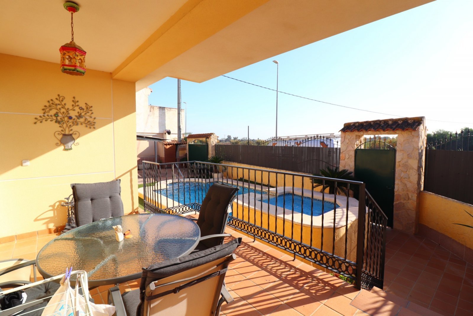 Sonnige Villa mit Pool und traumhaftem Ausblick