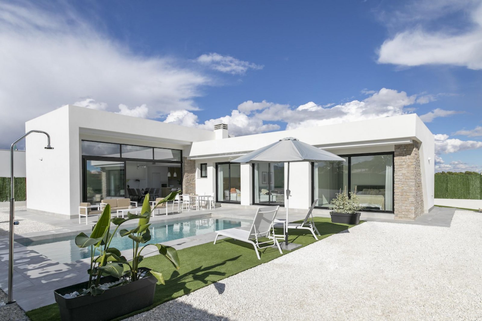 Exklusive Villa mit Pool und Bergblick