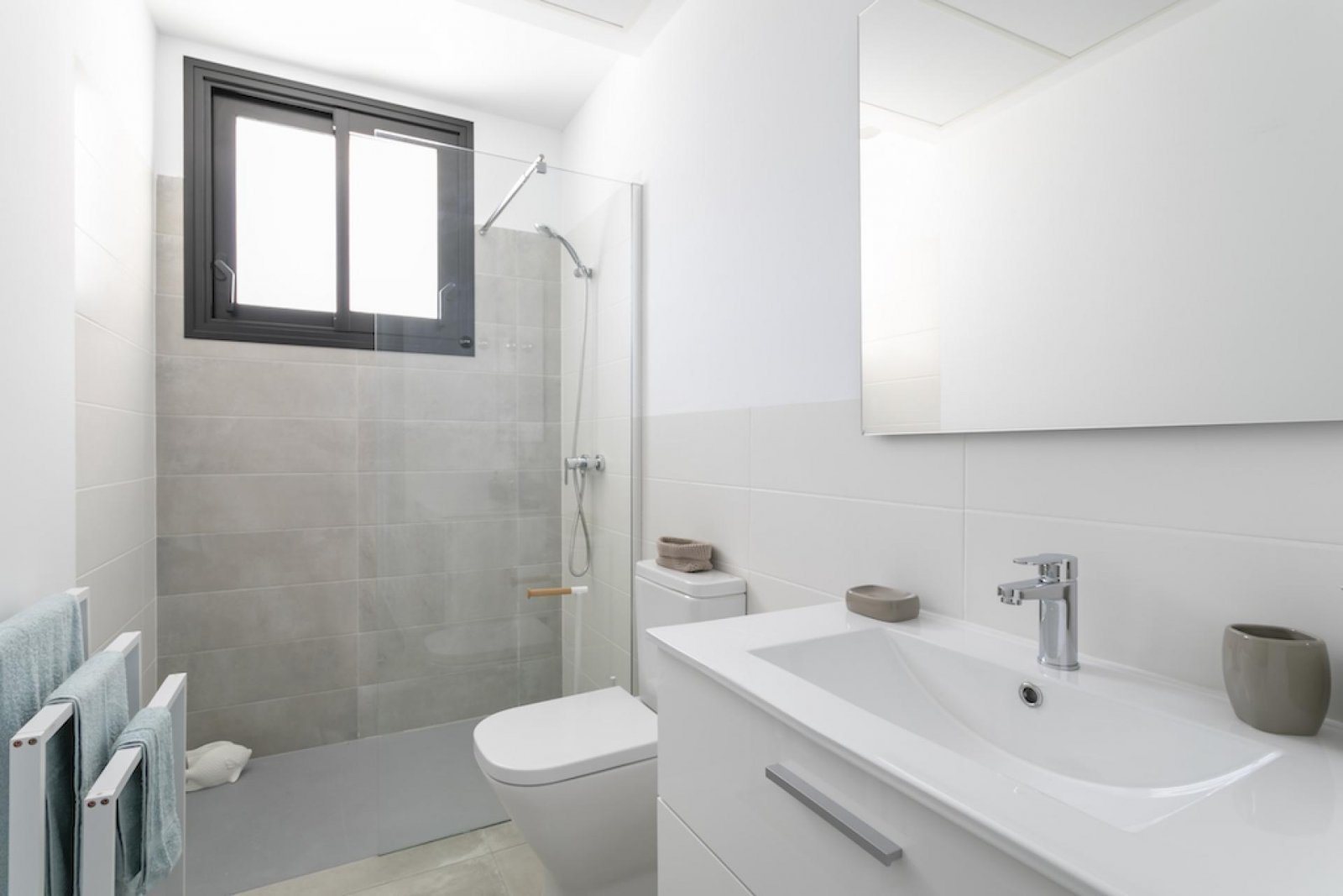 Exklusive Villa mit Pool und Bergblick