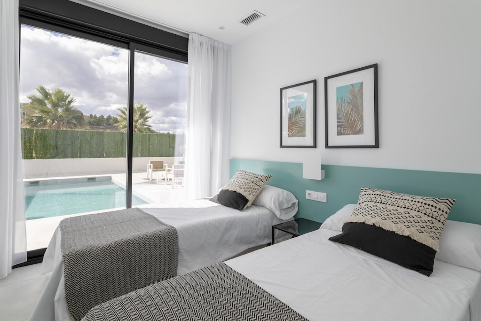 Exklusive Villa mit Pool und Bergblick